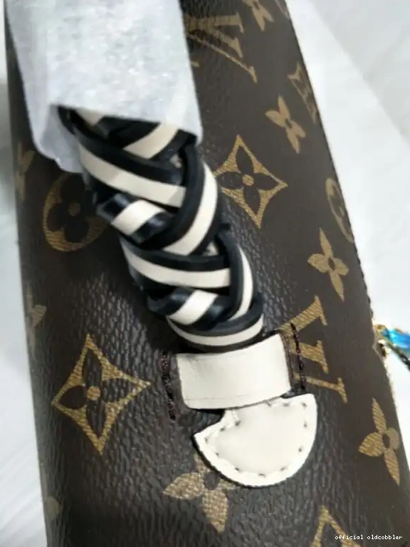 Official oldcobbler POCHETTE METIS VUITTON LOUIS 0705